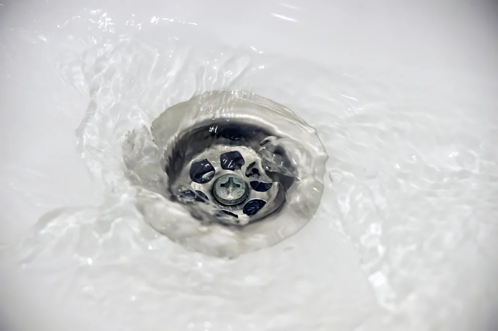 types of bathtub drains