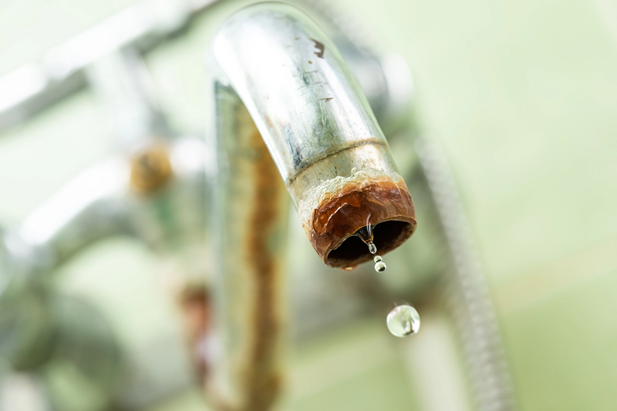 what causes bathroom faucets to corrode
