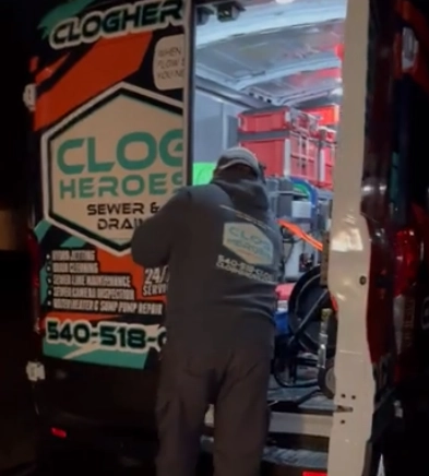 Clog Heroes Technician providing Emergency plumbing services